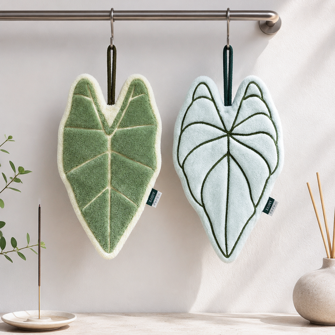 AMIUZ Decorative Hand Towel, Gift Set of 2 pack Leaf Shaped Hand Towel