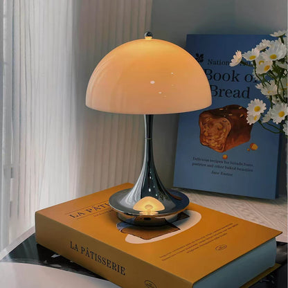 Chrome Dome Table Lamp – 70s Space Age Design